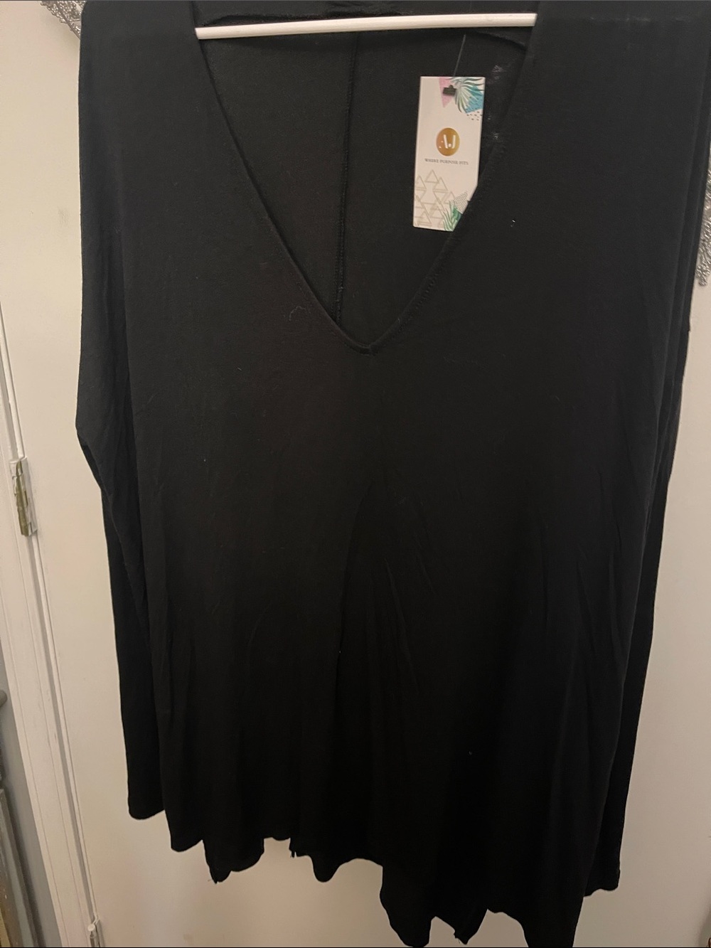 Amelia James Black V-Neck Draped Tunic - Picture 3 of 5
